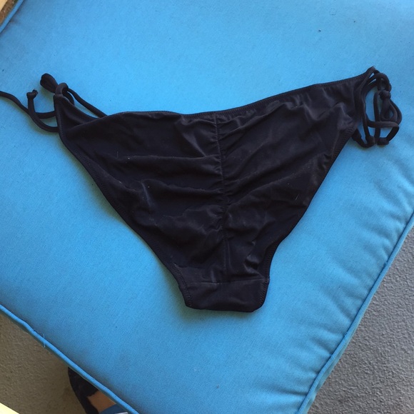 Bottom - Picture 2 of 3